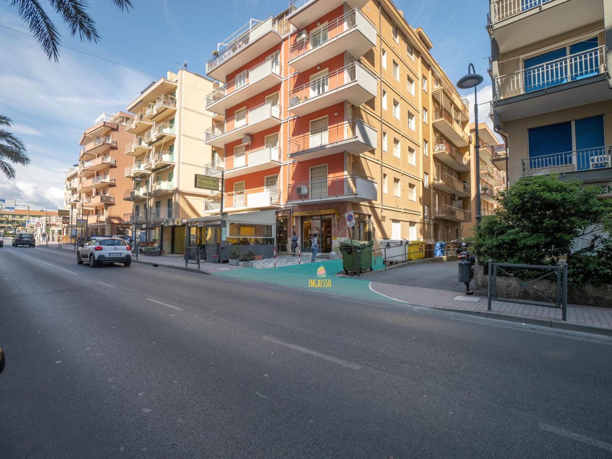 Babyaccomodation Family Bright Pietra Ligure Bagian luar foto